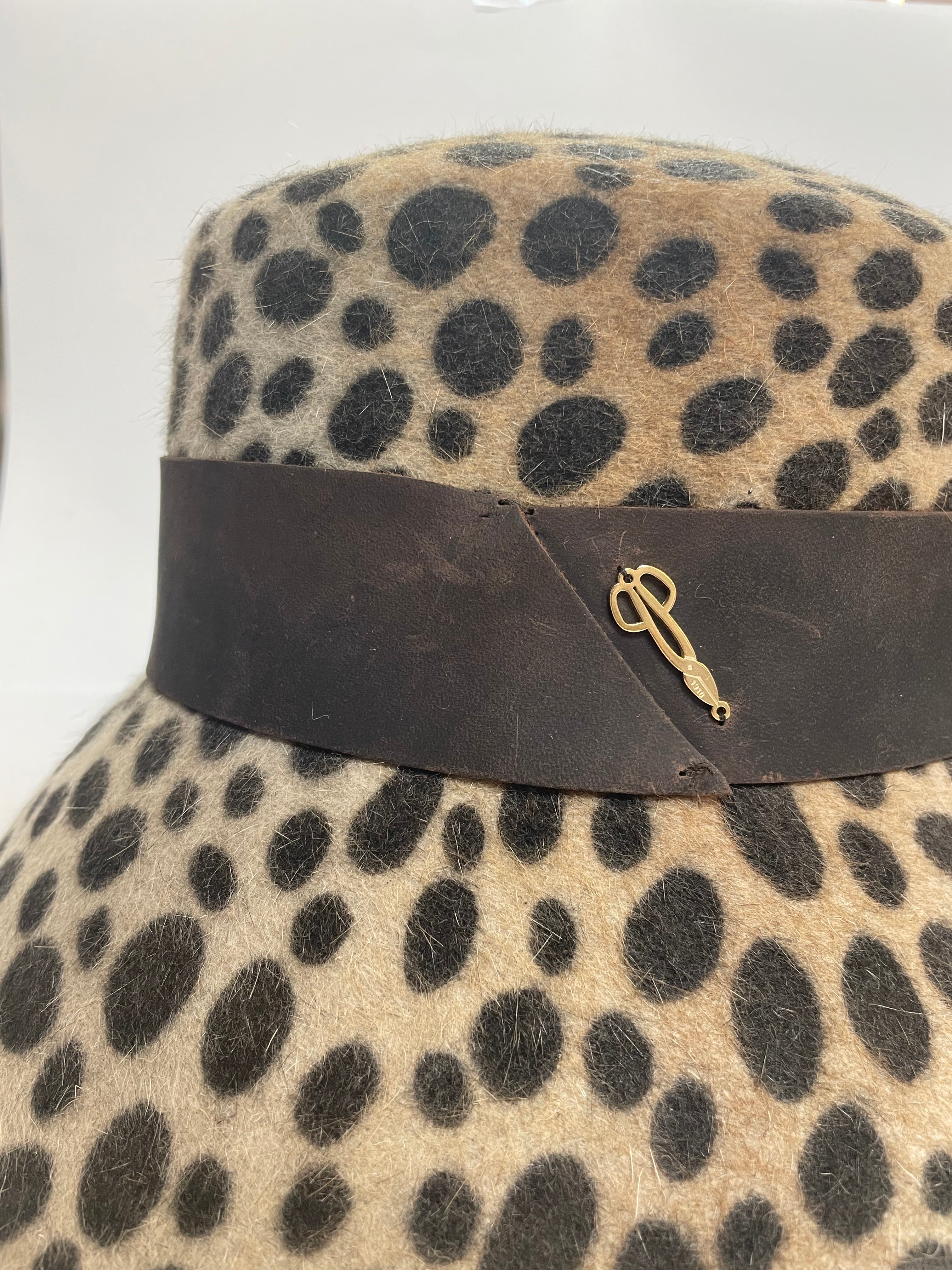Cappello Catarzi Maculato Con Fascia In Pelle
