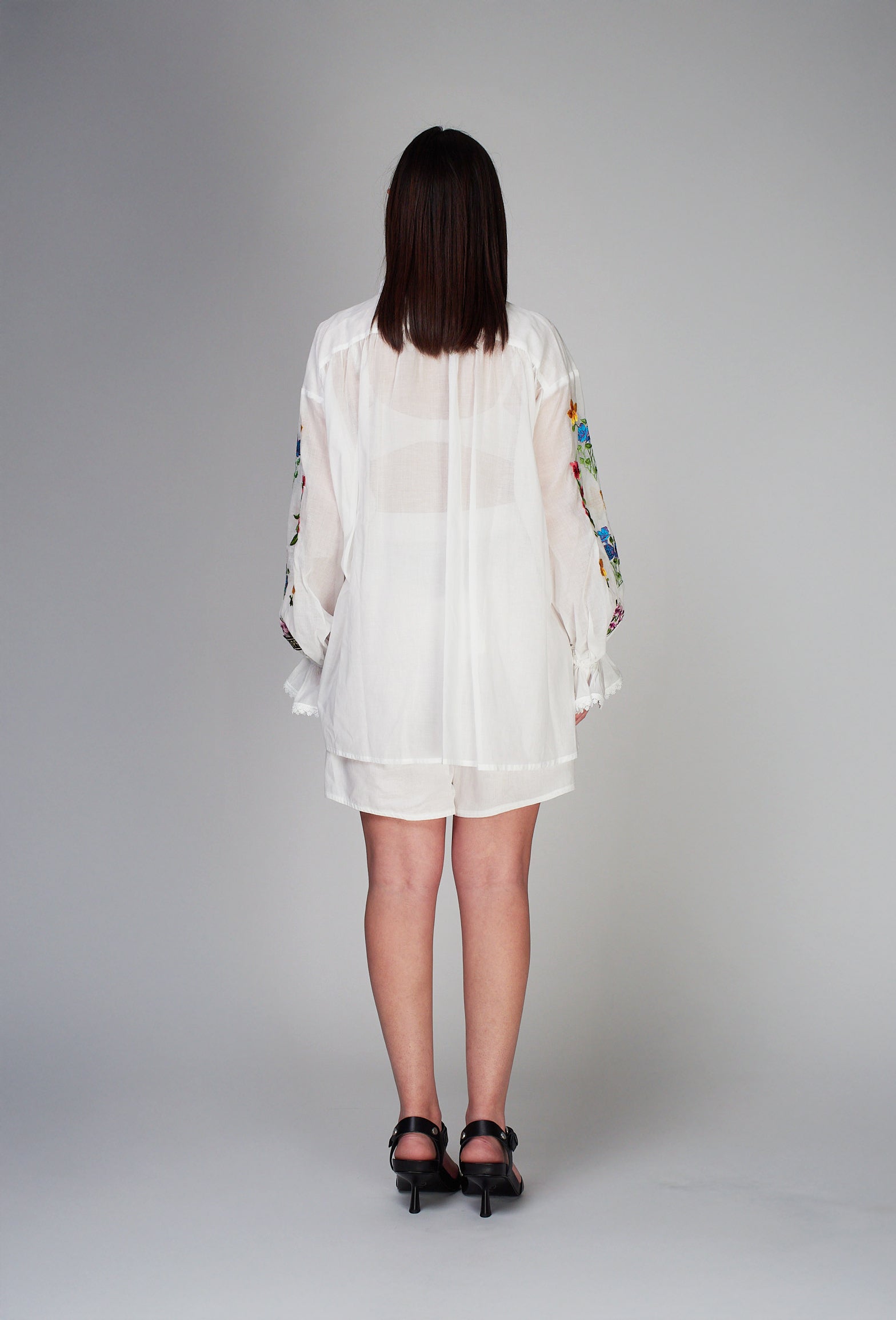Camicia 5 Progress con ricami