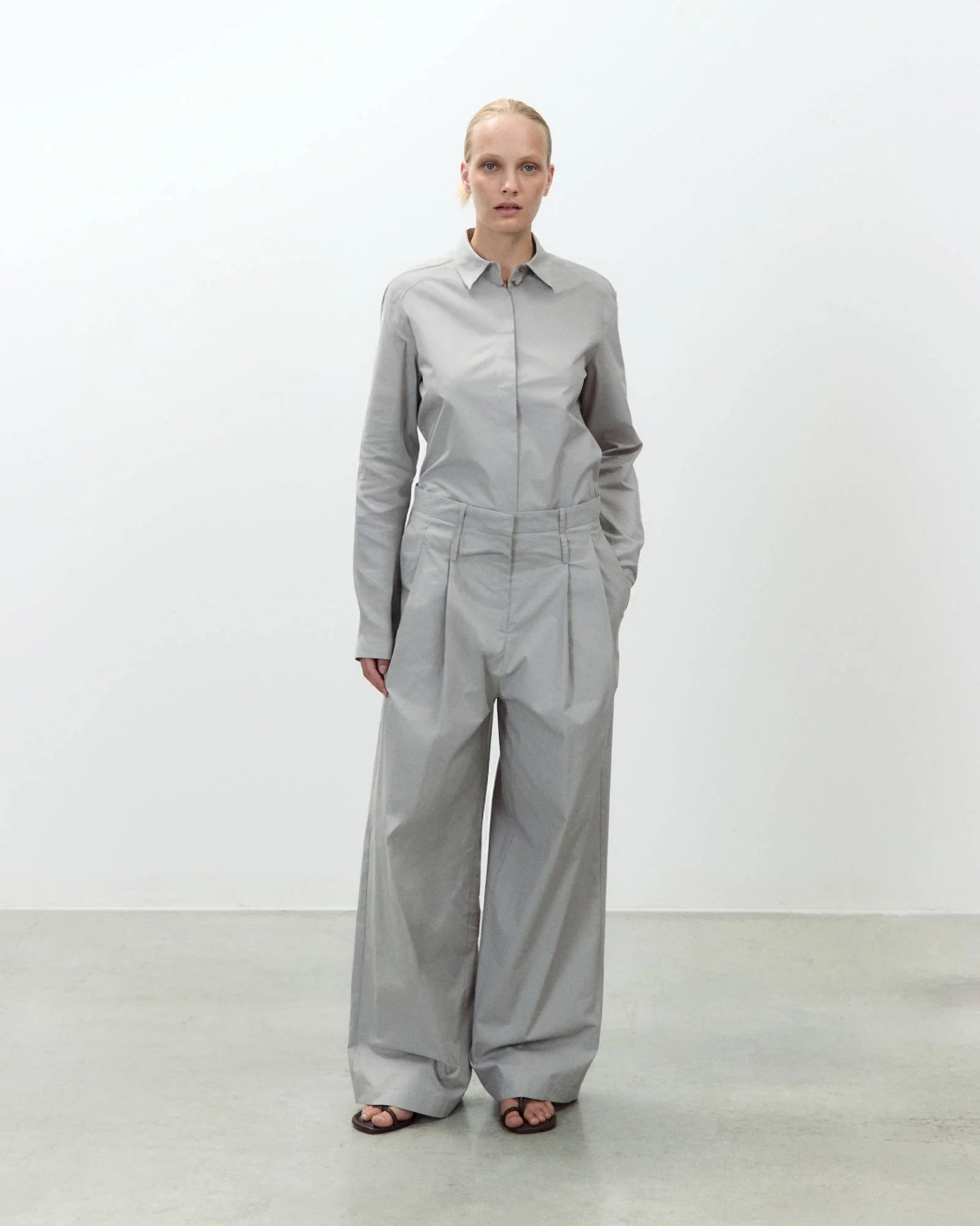 Pantalone in popeline con pinces Alysi