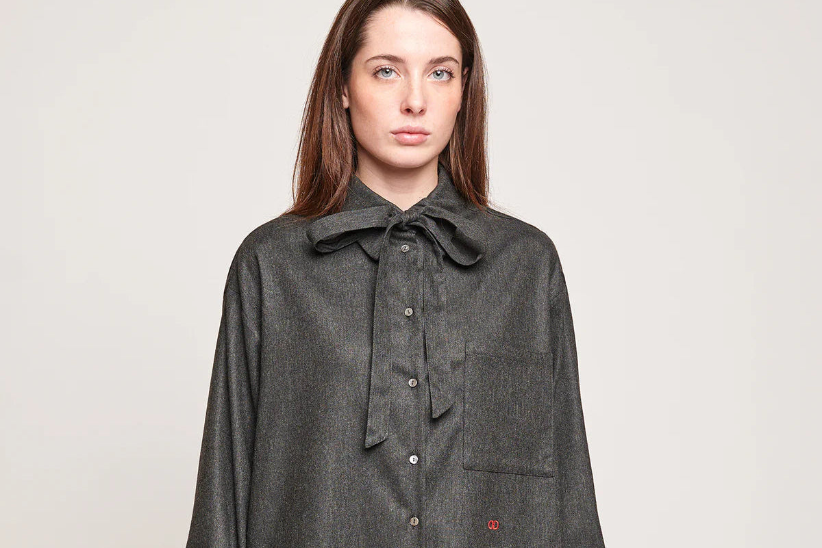 CAMICIA IN FLANELLA STRETCH CON NASTRO AL COLLO GRIGIO ANTRACITE Douuod mod.Saffrina